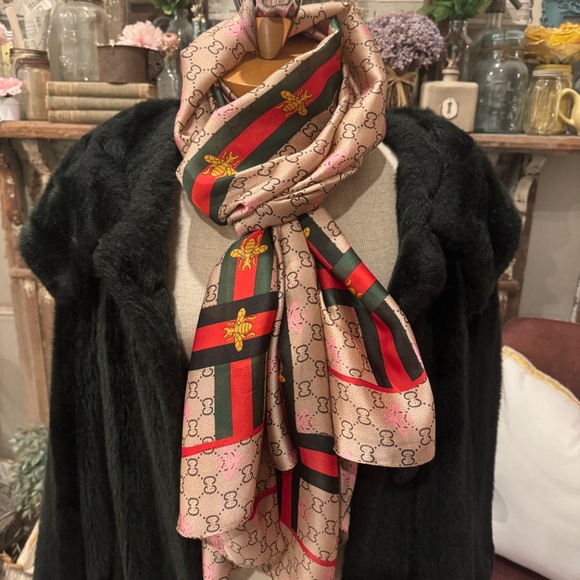 NWT DESIGNER INSPIRED BEE SCARF | LUXURY MONOGRAM FASHION NECK BAG PURSE SCARF - Picture 5 of 7